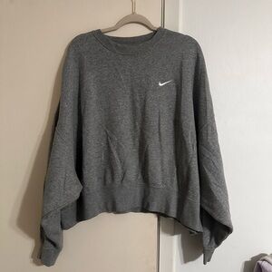 Women’s Nike sweatshirt
